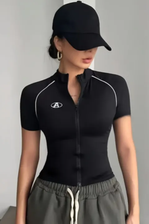 Ladies'%20fashionable%20sports%20style%20slim%20fit%20zipper%20short%20sleeved%20top%20-%20Image%203