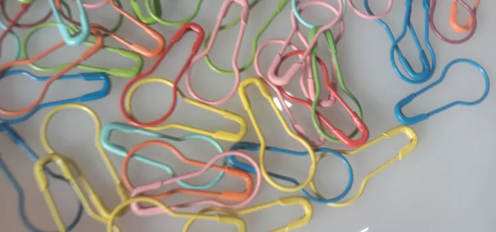 Coilless%20Safety%20Pins%2025%20/%2050%20/100%20PCS%20Colorful%20-%20Loop%20Hijab%20Scarf%20Pins%20Most%20Demanding%20-%20-%20Image%208