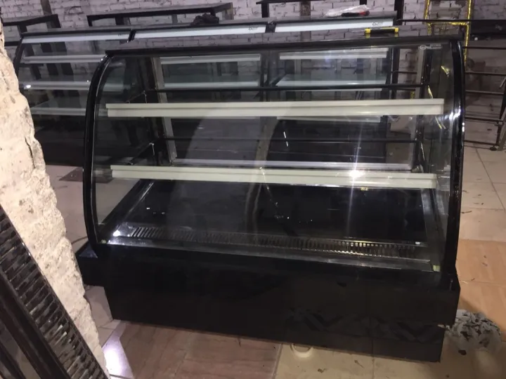 Bakery%20Cake%20display%20chiller%20-%20Image%202