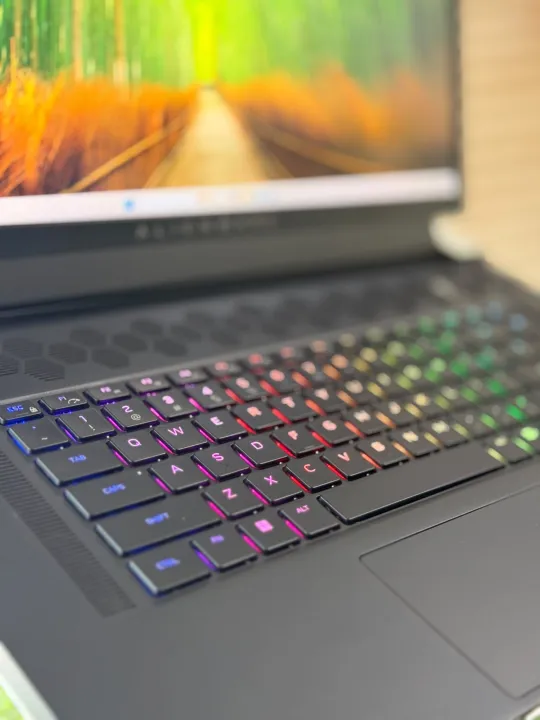 DELL%20GAMING%20ALIENWARE%20X17%20R2%20%7C%20i7-12700H%20%7C%20RTX%203070%20Ti%208GB%20%7C%2016GB%20RAM%20%7C%20512GB%20NVMe%20SSD%20%7C%2017"%20FHD%20360Hz%20%7C%20RGB%20Mechanical%20Keyboard%20%7C%20High-End%20Gaming,%20Editing,%20Design%20&%20Professional%20Work%20-%20Image%203