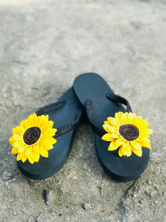 Sunflower%20slippers%20%F0%9F%8C%BB%20-%20Image%202
