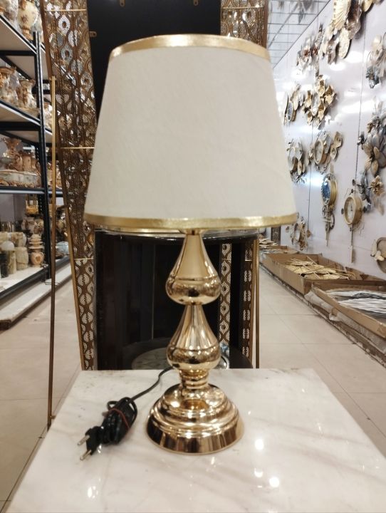 Single Metal Table Lamp Golden Color