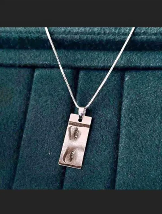 Stainless%20Steel%20All-Season%20Custom%20Photo%20Locket%20Necklace%20for%20Girls%20%E2%80%93%20Unique%20Eye%20Design%20Pendant%20with%20Personalized%20Image%20Insert%20-%20Image%204