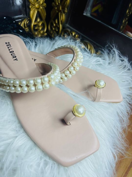 Stylish%20Flat%20unique%20Zellbury%20slide%20having%20Pearls%20match%20on%20top%20%7C%20Sandal%20for%20women%20-%20Image%204
