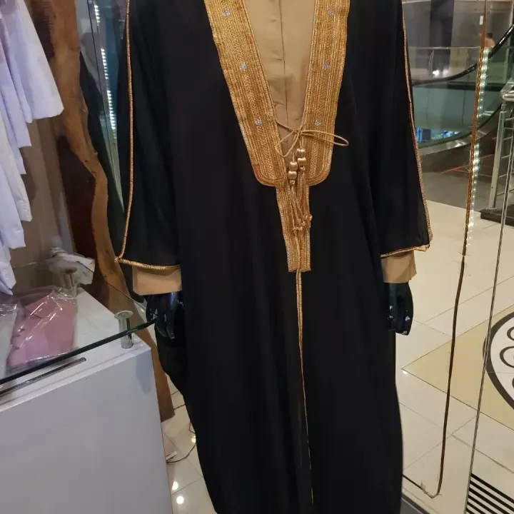 Arabic%20Embroidered%20Bisht%20/%20Mishlah%20-%20Image%203