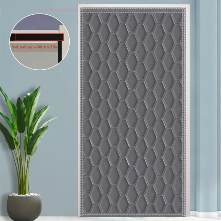 Winter%20Home%20Door%20Curtains%20Are%20Soundproof%20and%20Cold%20Resistant,%20Providing%20Privacy%20and%20Warmth%20Insulation%20for%20Families%20-%20Image%205