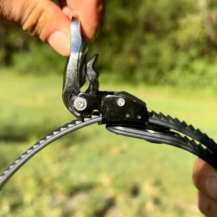 Heavy-Duty%20Grip%20Lock%20Strap%20Multipurpos%20Ratchet%20Straps%20Adjustable%20Metal%20Ratchet%20Buckle%20For%20Reusable%20Secure%20Anything,%20Anywhere%20-%20Image%204