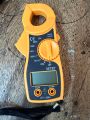 Digital Clamp Meter MT87.