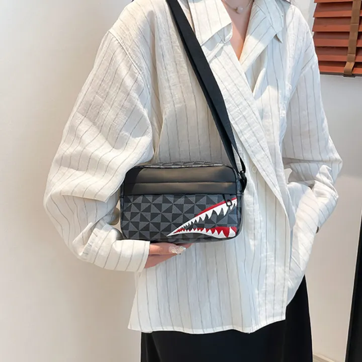 Casual%20Fashion%20Crossbody%20Large%20Capacity%20Small%20Square%20Bag%20Creative%20Shark%20Mouth%20Crossbody%20Bag%20Simple%20Coin%20Purse%20-%20Image%204