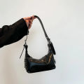 New women's armpit bag retro shoulder bag leather zipper handbag. 