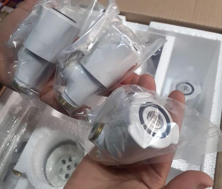 classic%20pvc%20head%20brass%20bath%20set%207%20piece%20complete%20with%20pipe%20shower%20-%20Image%205