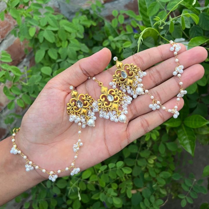tikli%20earrings%20for%20women%20-%20Image%202