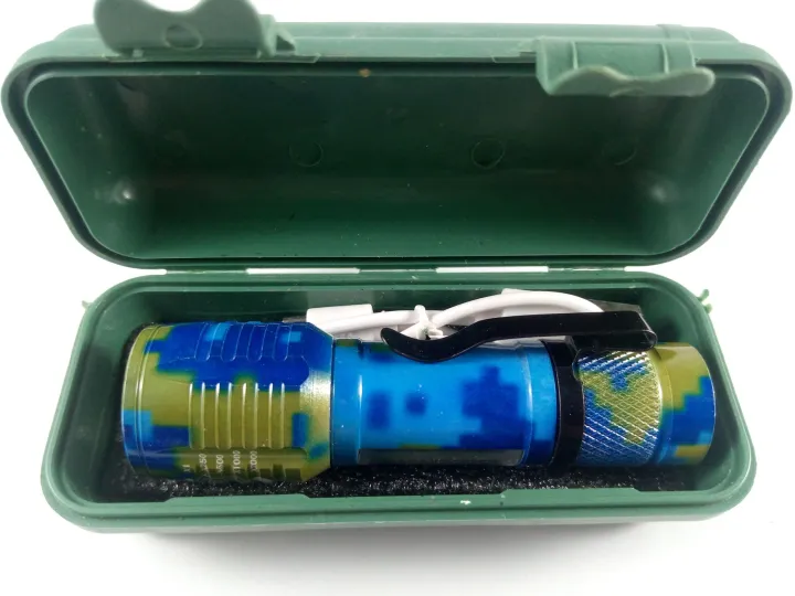 Rechargeable%20Emergency%20LED%20Light%20-%20Image%203