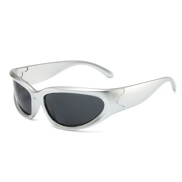Silver%20Unisex%20Y2K%20Sunglasses%20For%20Men%20And%20Women%20-%20Image%202