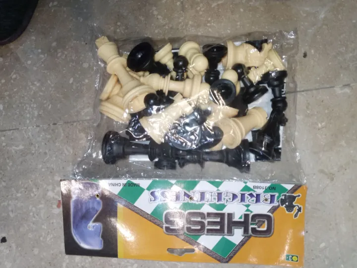 Chess%20Plastic%20Goti%2032%20Pieces%20Set%20-%20Image%202