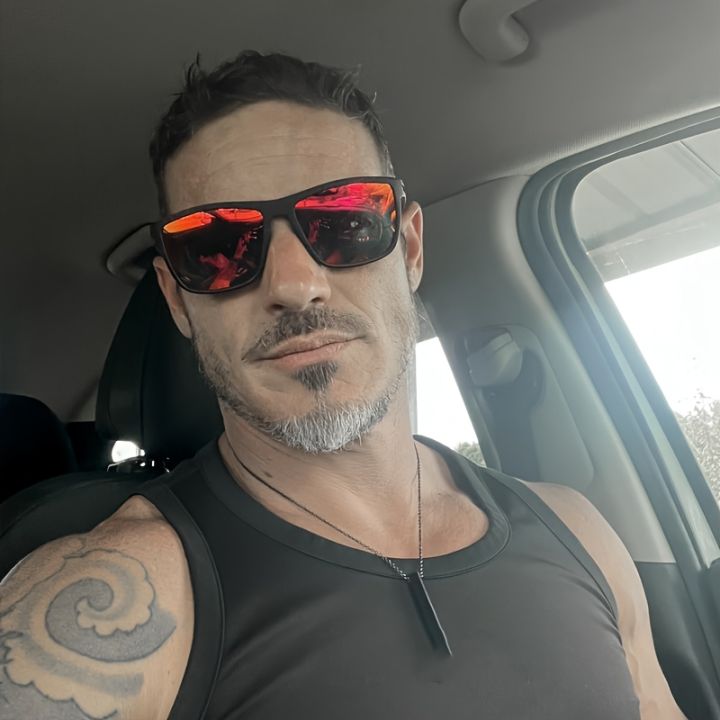 2025%20New%20Square%20Frame%20Polarized%20Sunglasses%20High-Quality%20Spring%20Hinges%20Multicolor%20Coated%20Lenses%20for%20Vacation%20Driving%20Fishing%20UV%20P%20-%20Image%203