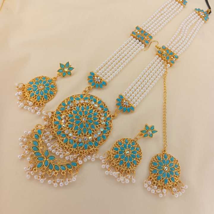 Sheta%20Women's%20Necklace%20Jewelry%20Accessory%20-%20Image%203