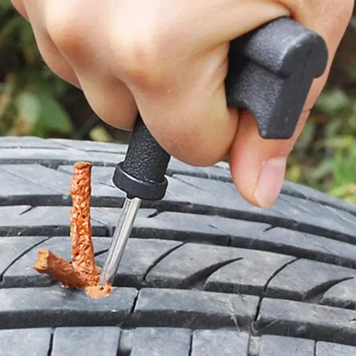 Universal%20Tubeless%20Tire%20Repair%20Kit%20-%2030s%20Quick%20Plug%20&%20String%20Strips%20for%20Car/Motorcycle/Truck%20Emergency%20Puncture%20Fix%20-%20Image%204