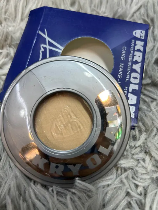 Kryolan%20professional%20Cake%20makeup%20IVORY%20-%20Image%203