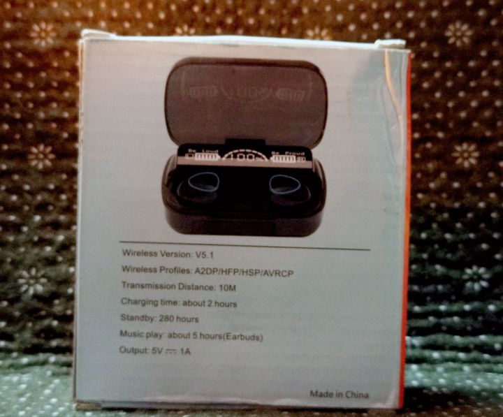 M10%20TWS%20Earphone%209D%20Stereo%20LED%20Digital%20Display%20Touch%20CVC8.0%20Digital%20Noise%20Reduction%20Technology%20(With%202000mAh%20Mini%20Power%20Bank%20Charging%20Box)%20-%20Image%202