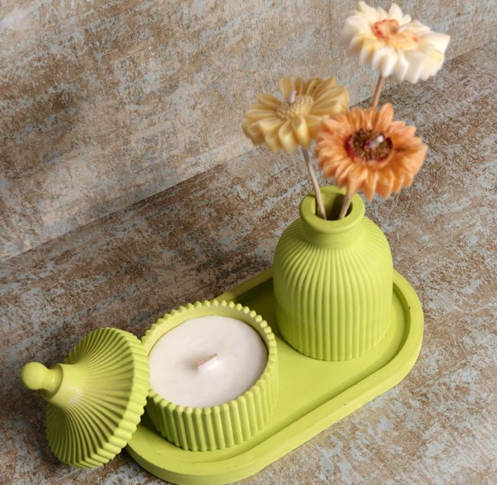 Home%20decorative%20vase%20combo%20set%204%20piece(A%20vase%20+tray+organiser%20with%20lid)%20-%20Image%204