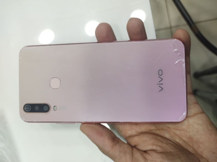 Vivo%20Y17%204gb%20ram%2064gb/128gb%20rom%20Dual%20Sim%20Fingerprint%20PTA%20Approved%20with%20box%20nd%20charger%20-%20Image%208