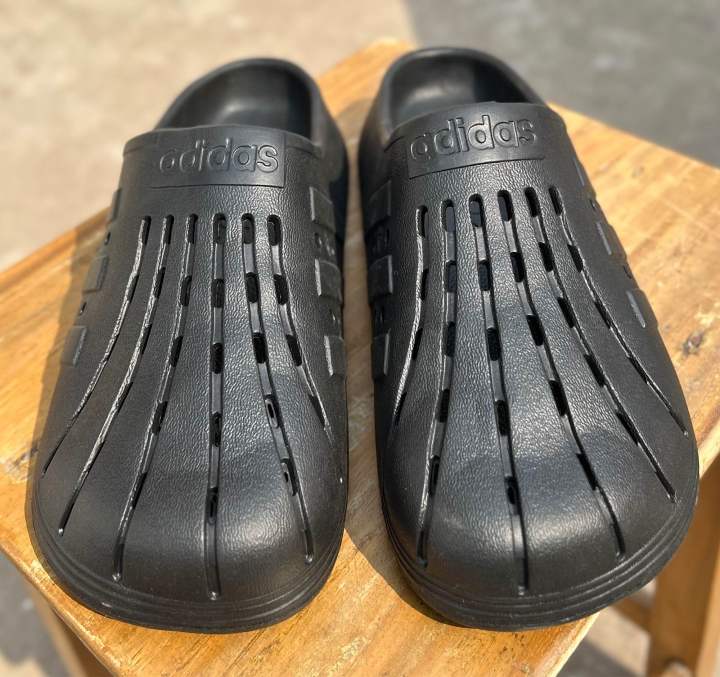 New%20Comfortable%20Adilette%20Clogs%20Slip-on%20Crocs%20Shoes%20Sandals%20for%20Men%20-%20Image%205