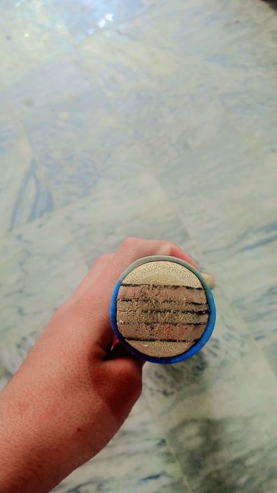 F%20Plus%20black%20Bull%20cricket%20bat%20-%20Image%205