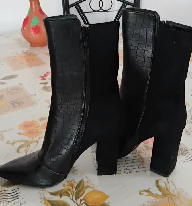 women%20boots%20-%20Image%203