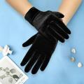 Autumn Winter Warm Velvet Gloves Solid Color Driving Goves Fashion Etiquette Mittens Quality Elastic Outdoor Goves Velvet Gloves.