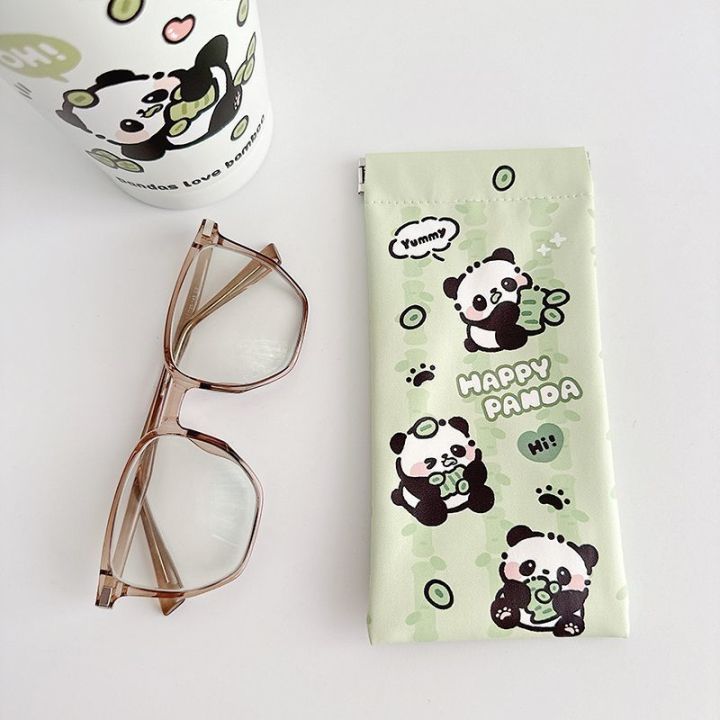 Magnetic%20Panda%20Sunglasses%20Case%20Auto%20Close%20Portable%20Anti%20Crush%20Eyewear%20Pouch%20for%20Kids%20Students%20Travel%20-%20Image%207