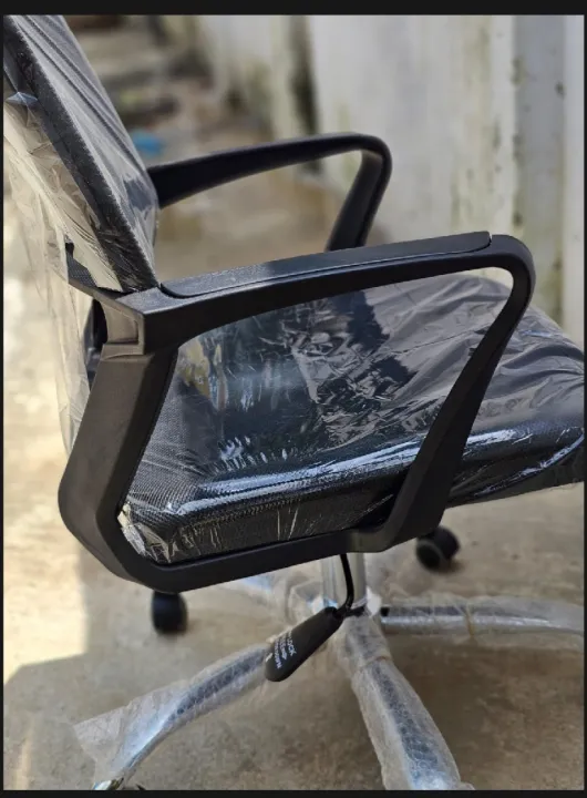 (FP-M-38-Ss)%20Smart%20Executive%20Office%20Chair%20With%20Head%20Rest%20Good%20Quality%20-%20Image%205