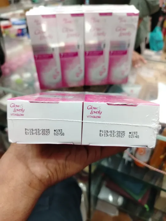 Glow%20&%20Lovely%20Glow%20and%20Lovely%20Face%20Cream%20with%20Vita%20Glow%20Advanced%20Multi%20Vitamin%20for%20Glowing%20Skin%20100gm(Dubai)%202pack%20-%20Image%203