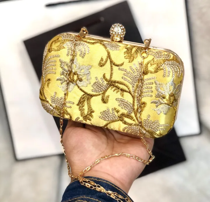 Beautiful%20and%20luxury%20womens%20occasion%20cluch%20with%20full%20of%20embroidery%20-%20Image%203