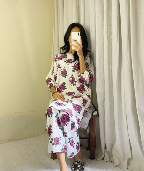 3D%20Block%20printed%202Pc%20GULAB%20design%20trending%20dress%20with%20Lace%20work%20on%20shirt%20and%20Elastic%20work%20on%20bazo%20for%20girls%20-%20Image%202