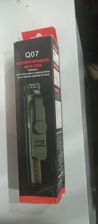 Qo7%20Bluetooth%20integrated%20selfie%20stick%20-%20Image%205