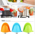 2 pcs Silicon pot holder - silicon oven mitts , heat resistant gloves , kitchen accessories anti slip baking mitts , silicon hot pot holders , best Kitchen tool. 