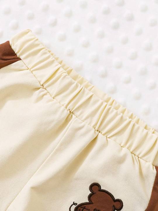Toddler%20Bear%20Print%203-Piece%20Outfit,%20Beige%20&%20Brown%20Polo%20Shirt%20+%20Shorts%20+%20Crossbody%20Bag,%20Baby%20Boy%20Summer%20Casual%20Clothing%20Set%20-%20Image%206