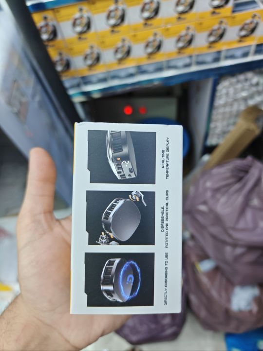 MEMO%20CX06%20Magnetic%20Mobile%20Cooling%20Fan%20%7C%20Semiconductor%20Phone%20Cooler%20%7C%20Silent%20RGB%20Gaming%20Cooler%20%7C%20Type-C%20Mobile%20Radiator%20for%20PUBG,%20Free%20Fire%20&%20COD%20Mobile%20%7C%20Compatible%20with%20Android%20&%20ios%20-%20Image%205