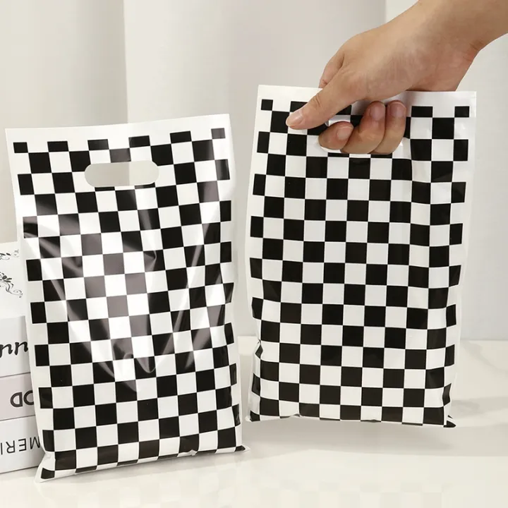 Black%20And%20White%20Checkered%20Bags%20Race%20Car%20Theme%20Party%20Favor%20Bag%20Goodie%20Candy%20Bags%20for%20Race%20Car%20Theme%20Birthday%20Party%20Decorations%20-%20Image%203