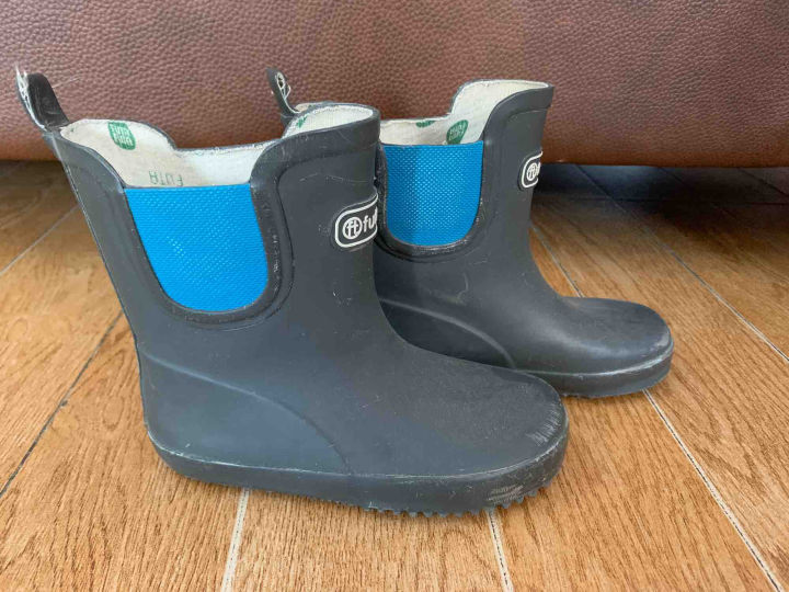 Rain%20Boot%20for%20kid%20baby%20outdoor%20Pre%20loved%20%E1%80%80%E1%80%9C%E1%80%B1%E1%80%B8%20%E1%80%99%E1%80%AD%E1%80%AF%E1%80%B8%E1%80%90%E1%80%BD%E1%80%84%E1%80%BA%E1%80%B8%E1%80%85%E1%80%AE%E1%80%B8%20%E1%80%96%E1%80%AD%E1%80%94%E1%80%95%E1%80%BA%20used%20%E1%80%A1%E1%80%9E%E1%80%94%E1%80%B7%E1%80%BA%20-%20Image%203