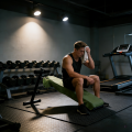 Gym Fitness Sports Towel with Zipper Pocket  Quick Dry Sweat-Wicking Stores Phone/Keys  CrossFit Training Workout Weightlifting. 