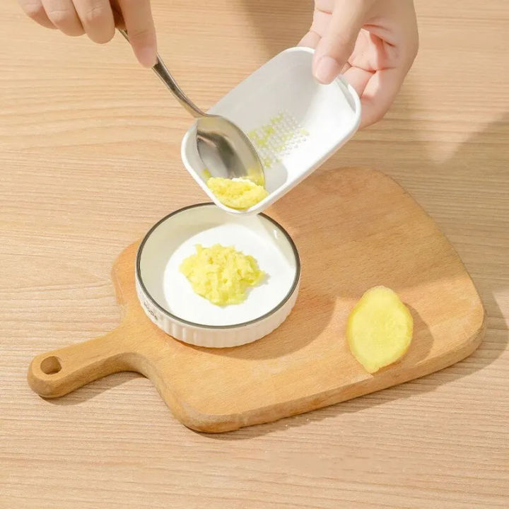 1pc%20Plastic%20Manual%20Garlic%20Grinder%20Ginger%20Grinder%20Used%20For%20Making%20Vegetable%20Puree%20Household%20Kitchen%20Tool%20-%20Image%203
