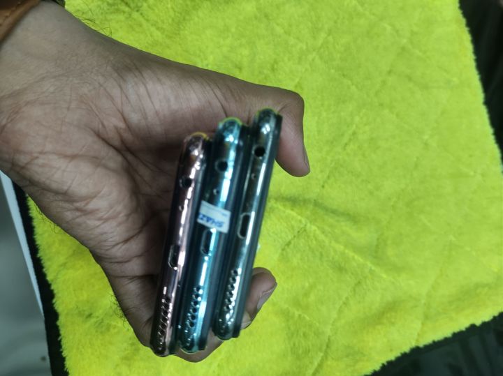 Vivo%20Y17%204gb%20ram%2064gb/128gb%20rom%20Dual%20Sim%20Fingerprint%20PTA%20Approved%20with%20box%20nd%20charger%20-%20Image%207