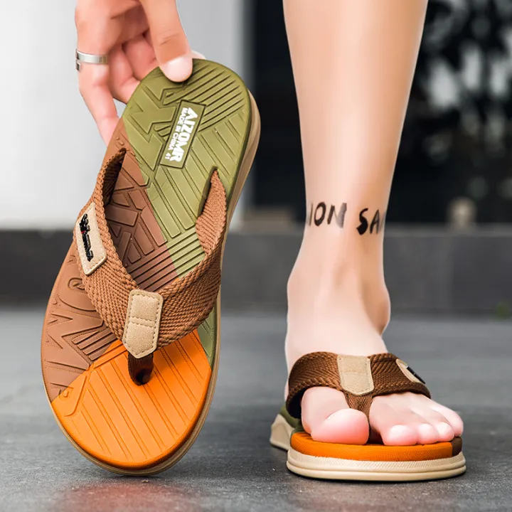 Summer%20trend%20contrasting%20flip%20flops%20for%20men%20wearing%20non-slip%20soft%20bottom%20braided%20beach%20sandy%20rubs%20-%20Image%206