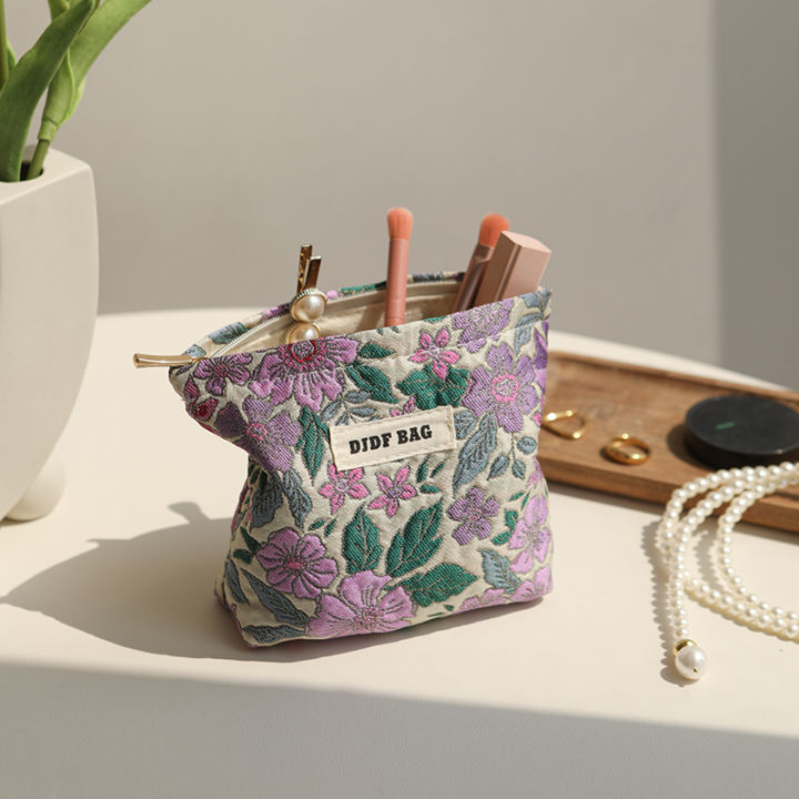 New%20Mini%20Female%20Cosmetic%20Bag%20Portable%20Red%20Soft%20Small%20Sanitary%20Napkin%20Storage%20Bag%20Commuter%20Coin%20Key%20Bag%20Portable%20Bank%20Card%20Bag%20-%20Image%208