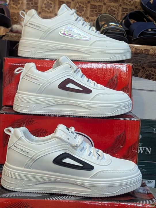 -%20Brand:%20MK%20Collection%20Style%0A-%20Color:%20White%20With%20Black%20/%20Brown%20/%20Pink%20Triangle%0A-%20Material:%20Soft%20PU%20Leather%20Upper%0A-%20Sole:%20Thick%20Rubber%20Sole%20-%20Comfortable%20&%20Anti-Slip%0A-%20Best%20for:%20College,%20University,%20Casual%20&%20Daily%20Wear%20-%20Image%205