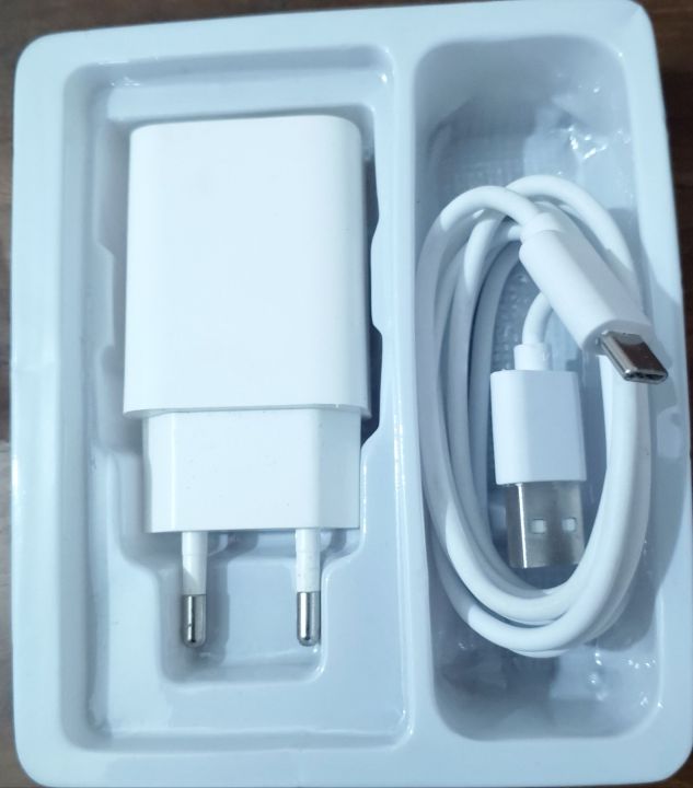 Xiaomi%2018W%20Fast%20Charger%20with%20Type%20C%20&%20Micro%20Usb%20Cable%20-%20Image%203