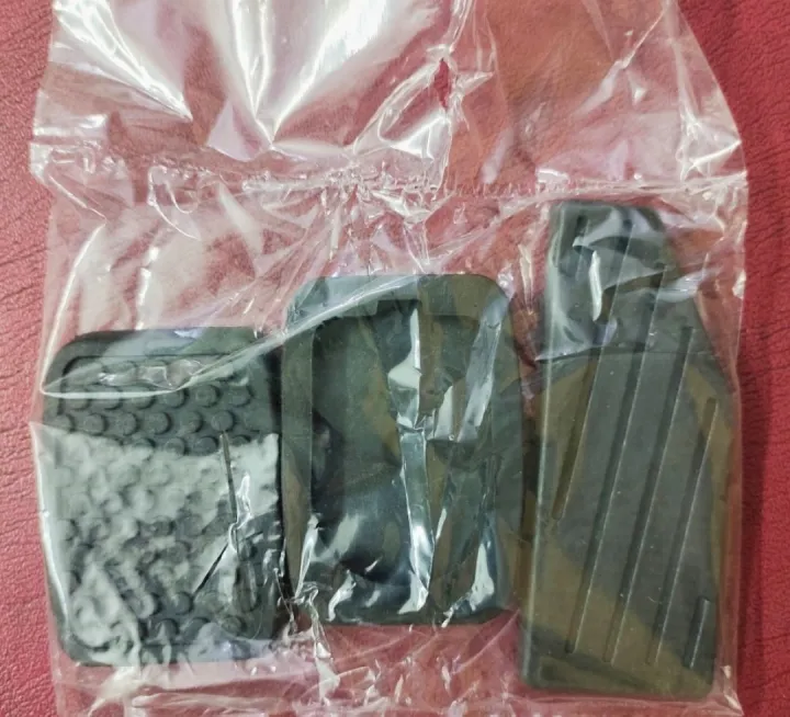 Suzuki%20Cultus%20Padel%20Rubber%20(%203%20)%20pieces%20interior%20Foot%20Rubber%20/%20Accelerator%20clutch%20and%20Brake%20Rubber%20-%20Image%203