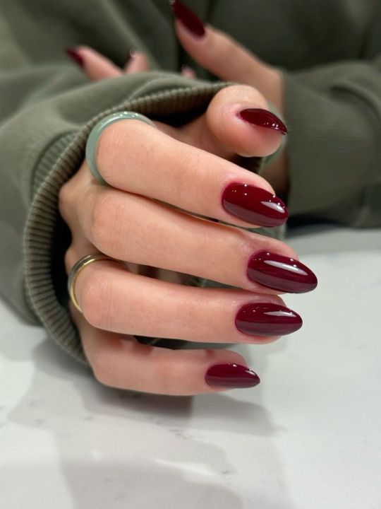 12pcs%20Glossy%20Wine%20Red%20Press%20On%20Nails%20-%20Medium%20Almond%20Long%20Shape%20Nails%20for%20Women,%20Easy%20to%20Apply%20&%20Durable%20for%20Daily%20Wear%20&%20Special%20Occasions,%20Quick%20Manicure,%20Smooth%20Finish%20-%20Image%209
